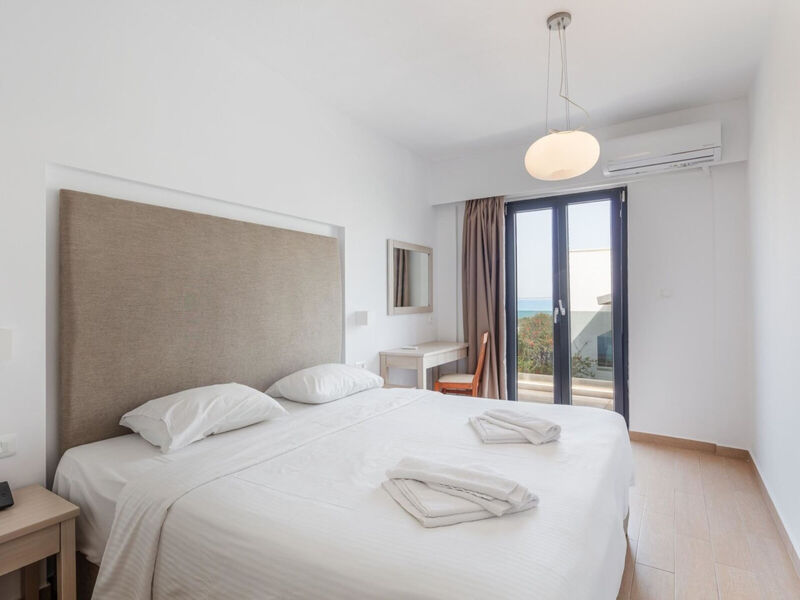 Golden Bay Hotel & Bungalows