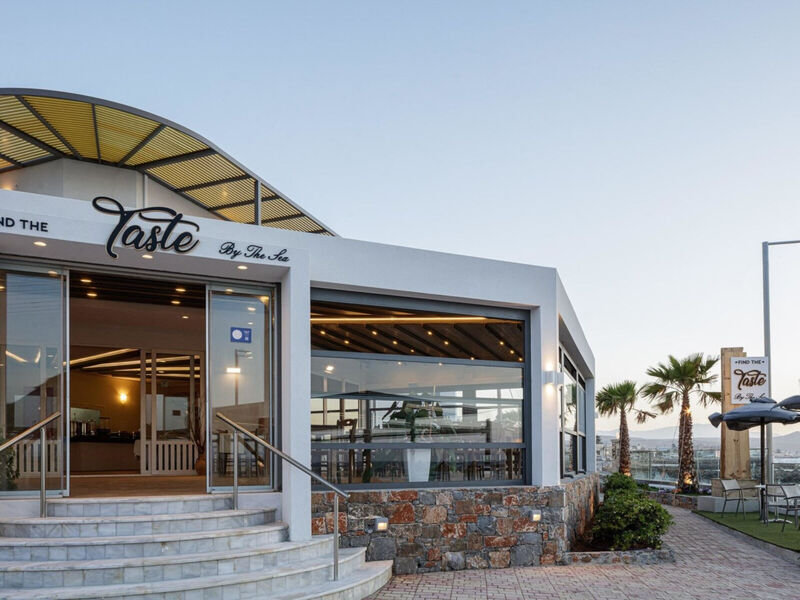 Golden Bay Hotel & Bungalows