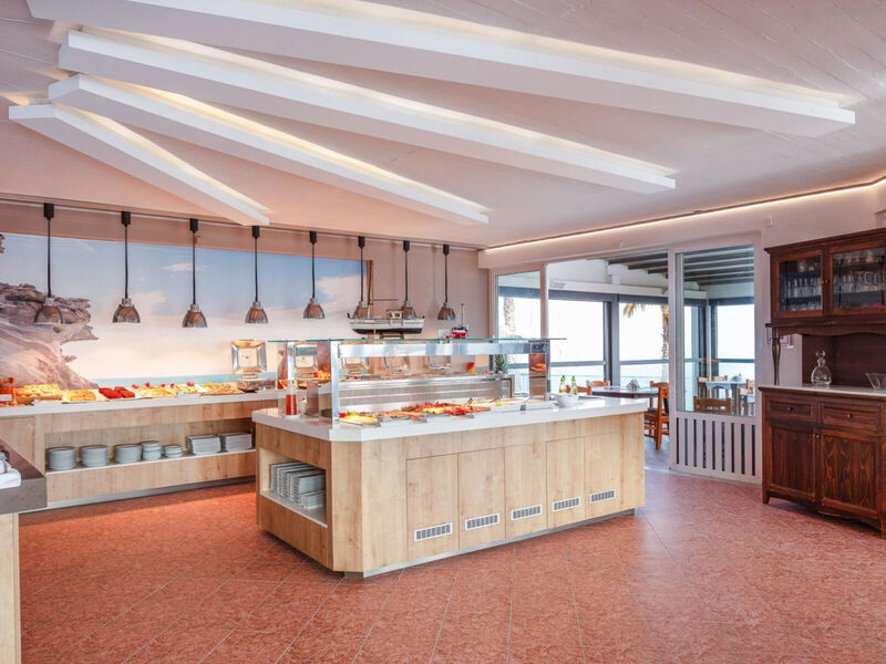 Golden Bay Hotel & Bungalows