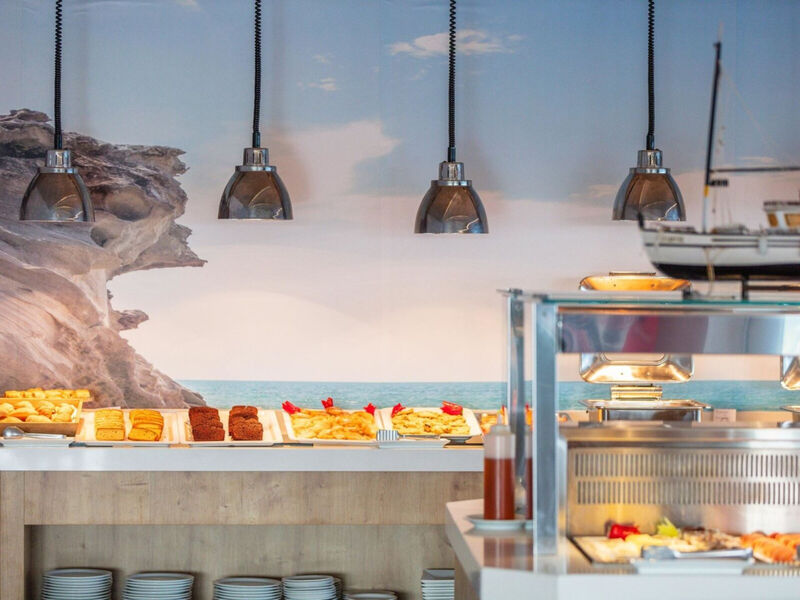 Golden Bay Hotel & Bungalows