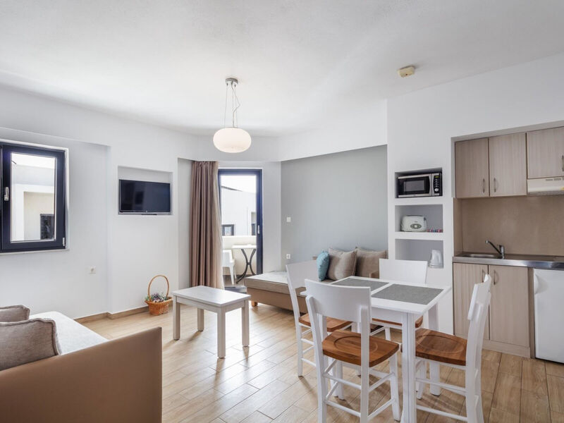 Golden Bay Hotel & Bungalows