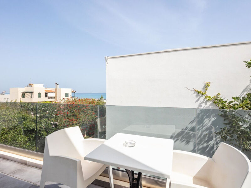 Golden Bay Hotel & Bungalows