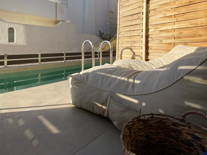 Golden Bee Lifestyle