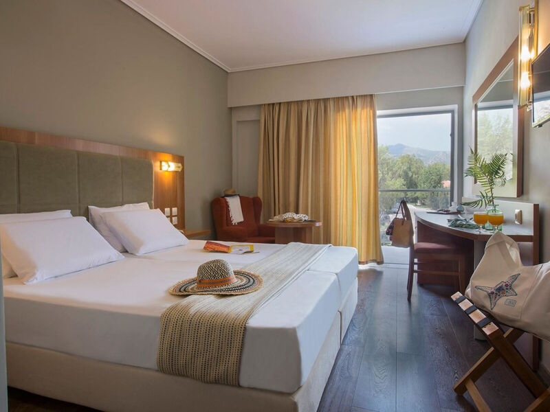 Golden Coast Hotel And Bungalows