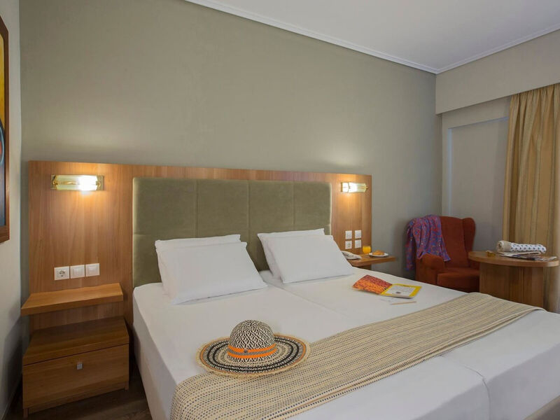 Golden Coast Hotel And Bungalows