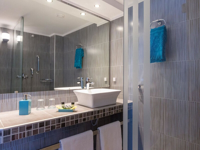 Golden Coast Hotel And Bungalows