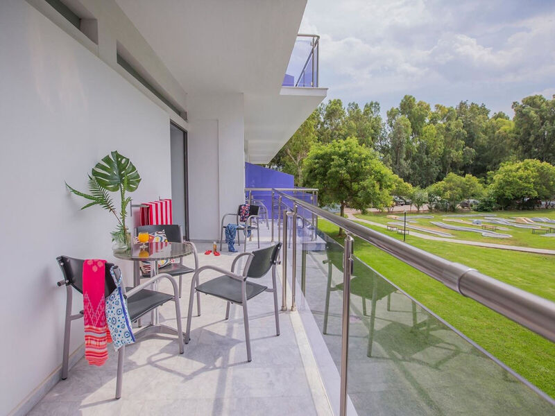 Golden Coast Hotel And Bungalows