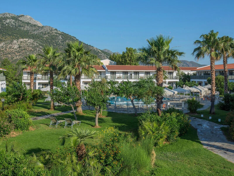 Golden Coast Hotel And Bungalows