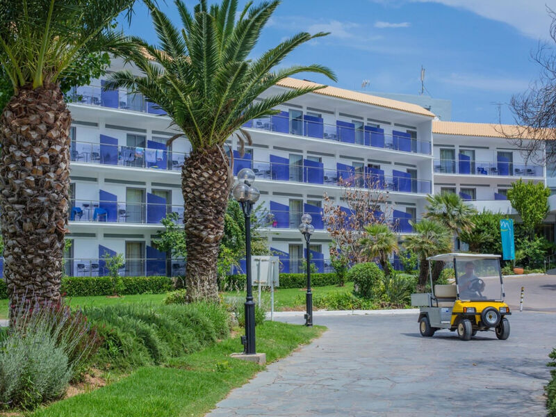 Golden Coast Hotel And Bungalows