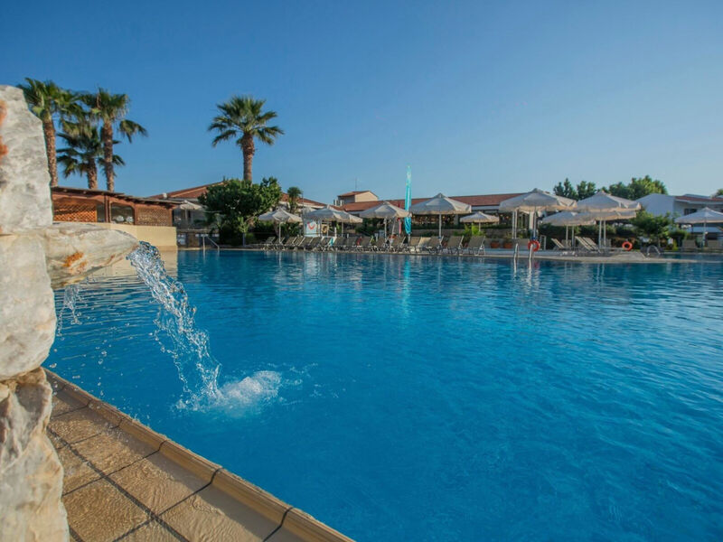 Golden Coast Hotel And Bungalows