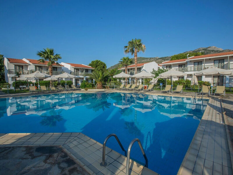 Golden Coast Hotel And Bungalows