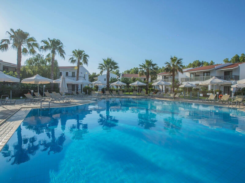 Golden Coast Hotel And Bungalows