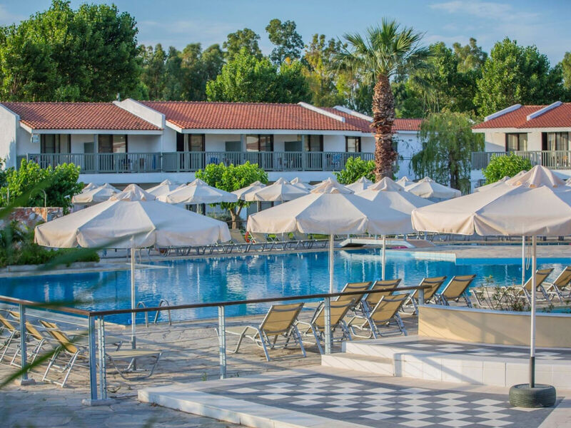 Golden Coast Hotel And Bungalows