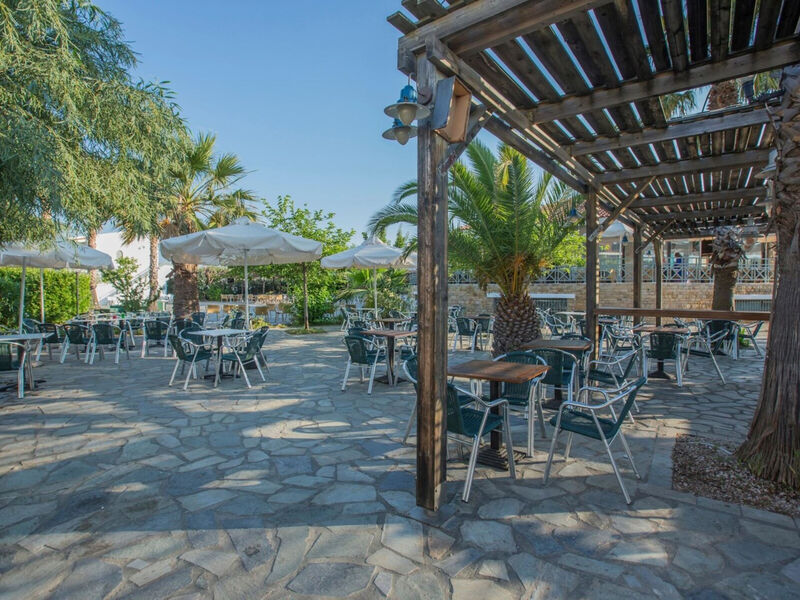 Golden Coast Hotel And Bungalows