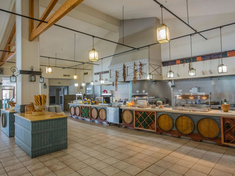 Golden Coast Hotel And Bungalows