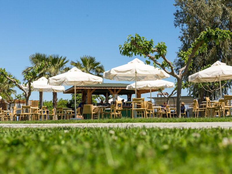 Golden Coast Hotel And Bungalows