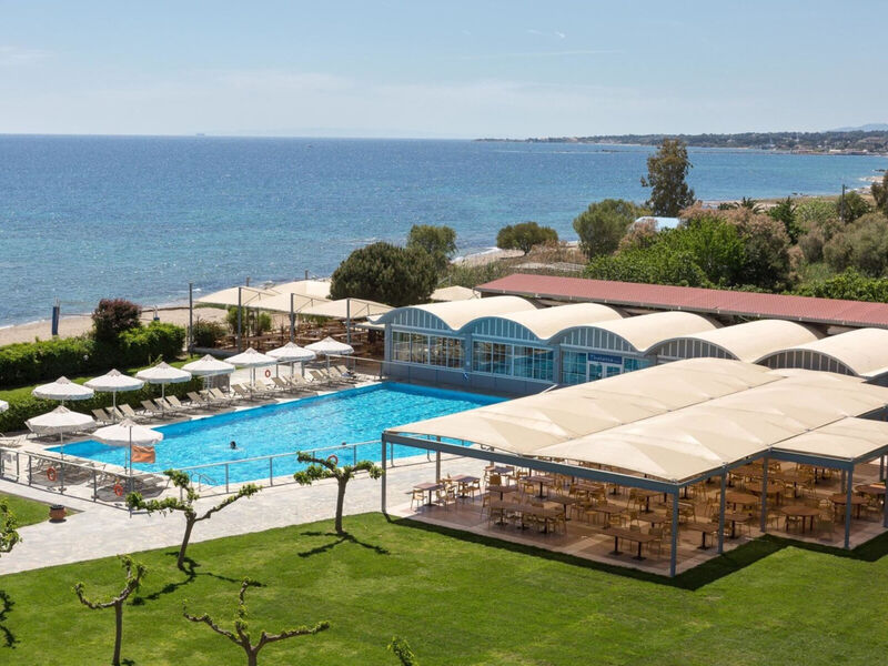 Golden Coast Hotel And Bungalows