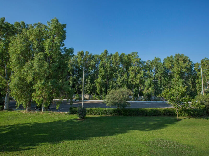 Golden Coast Hotel And Bungalows