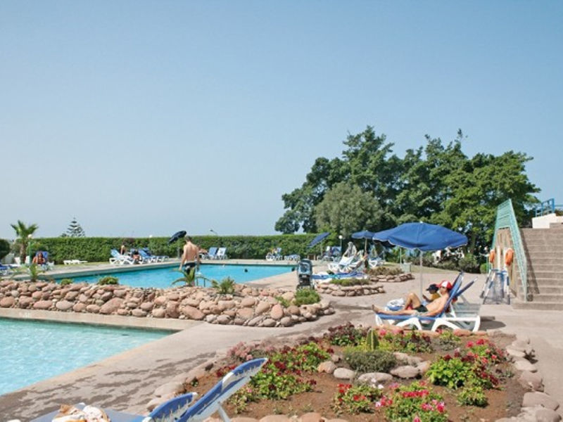 Golden Tulip Anezi