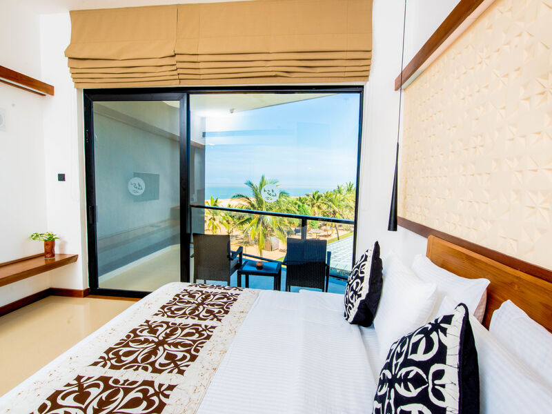 Goldi Sands