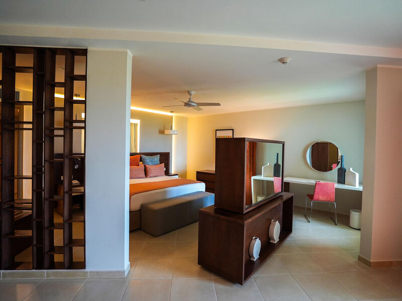 Gran Muthu Almirante Beach