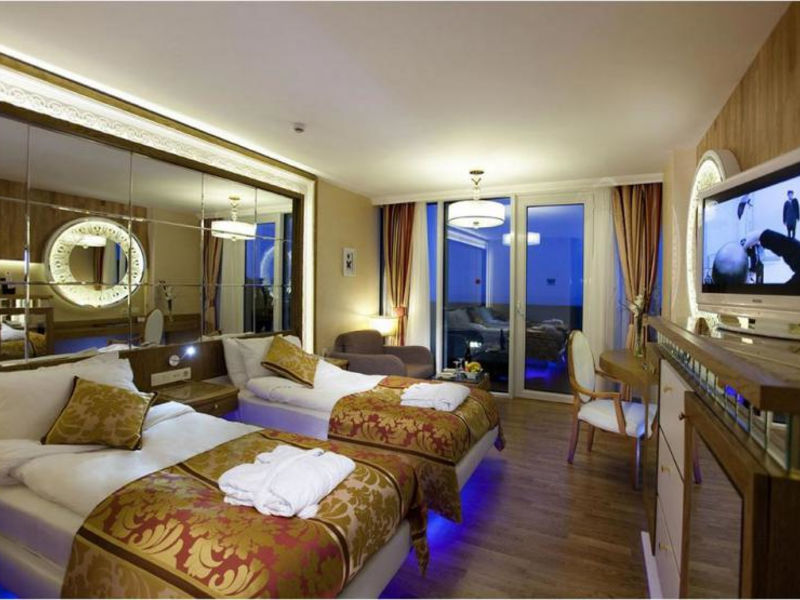 Granada Luxury Resort