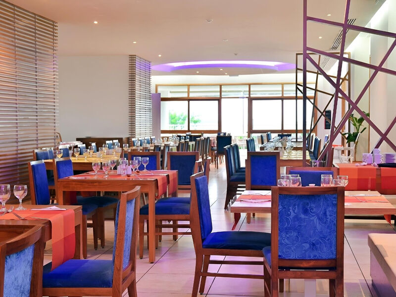 Grand Aston Cayo Las Brujas Beach Resort & Spa