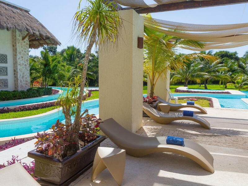 Grand Palladium Kantenah Resort & Spa