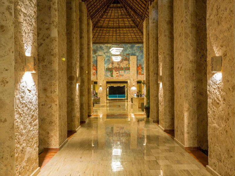 Grand Palladium Kantenah Resort & Spa