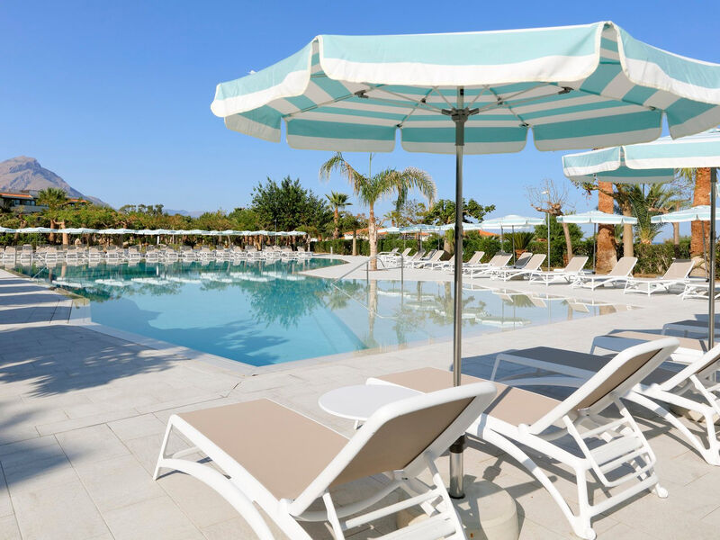 Grand Palladium Resort