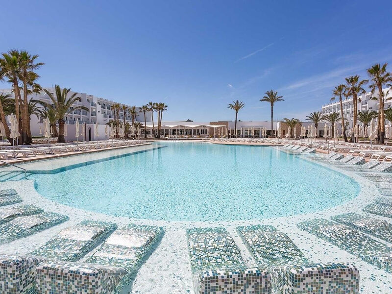 Grand Palladium White Island Resort & Spa