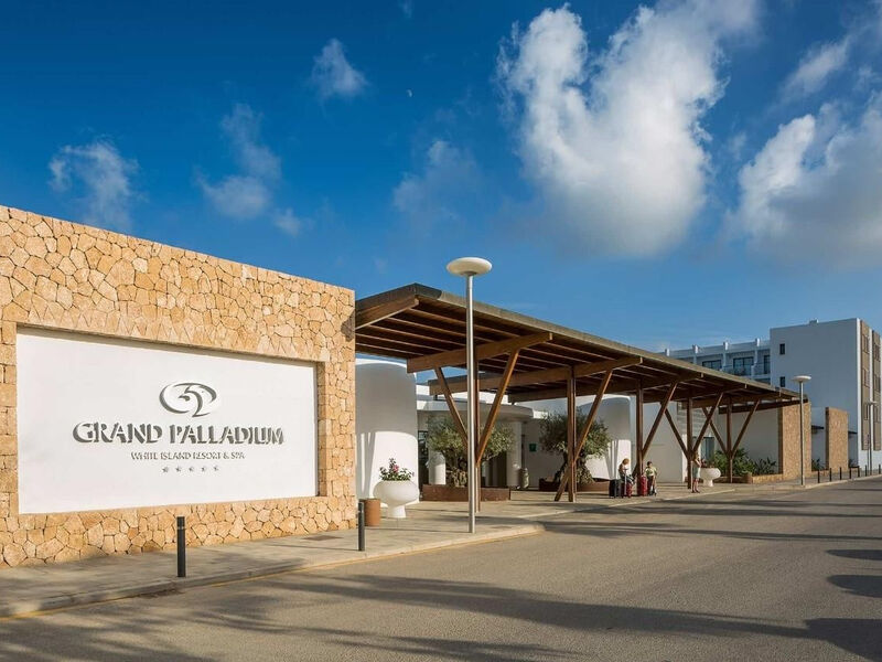 Grand Palladium White Island Resort & Spa