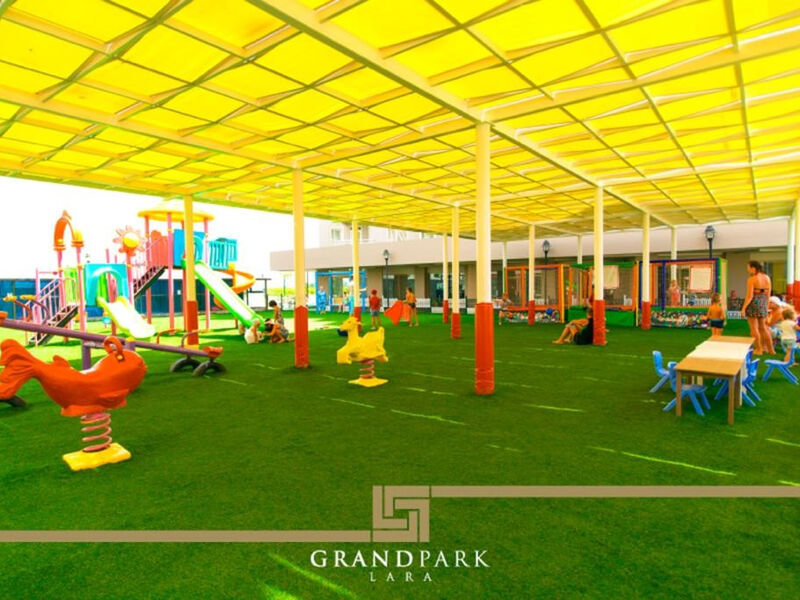 Grand Park Lara