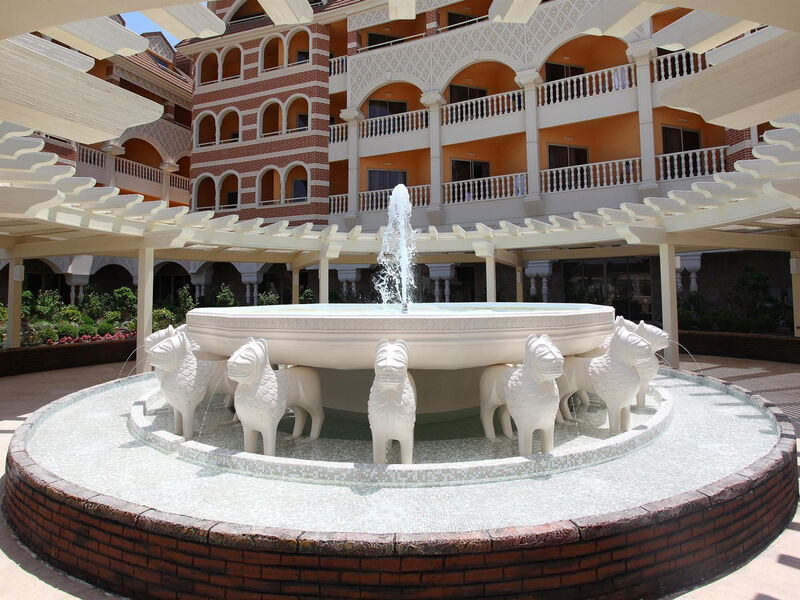 Grand Park Lara