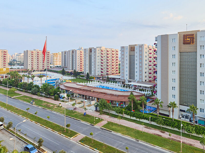 Grand Park Lara