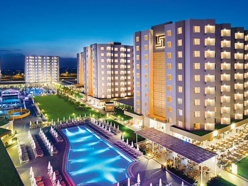 Grand Park Lara