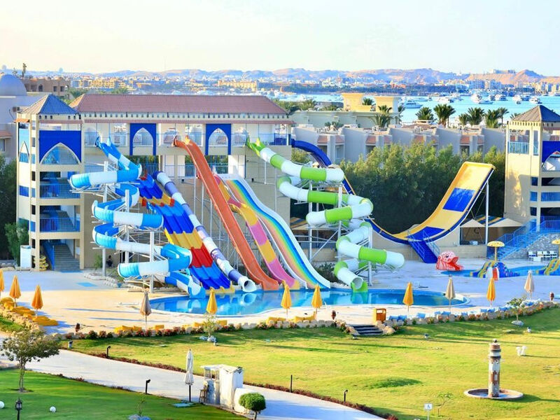 Gravity Hotel & Aqua Park