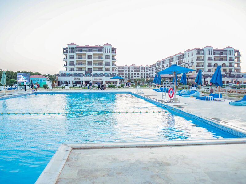 Gravity Hotel & Aqua Park