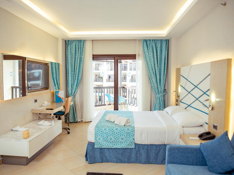 Gravity Hotel & Aqua Park