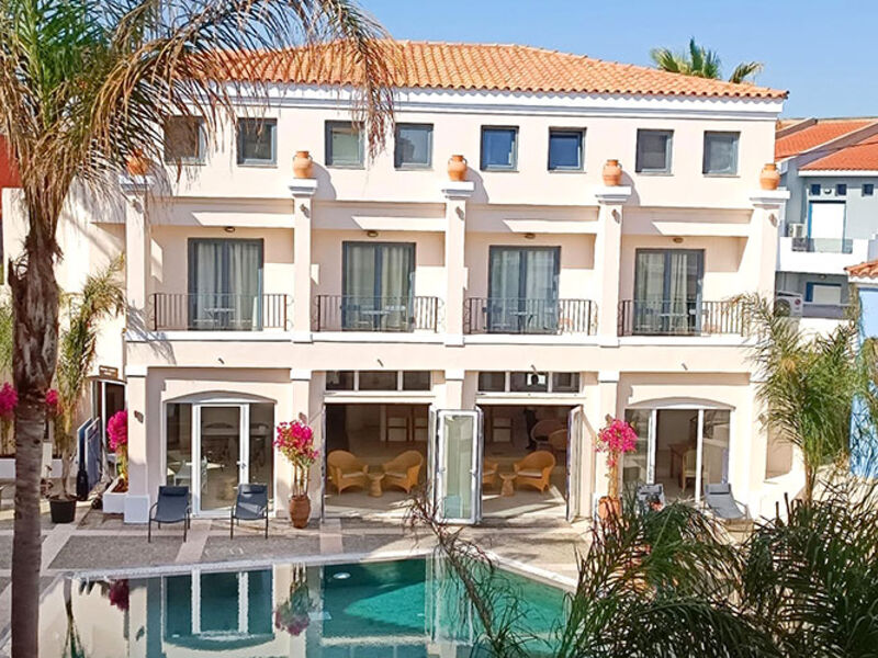 Grecotel Plaza Beach House