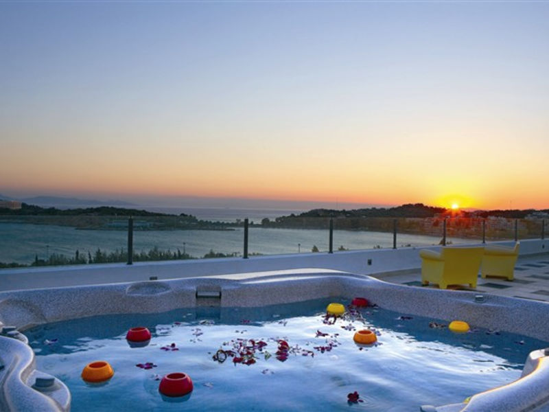 Grecotel Vouliagmeni Suites