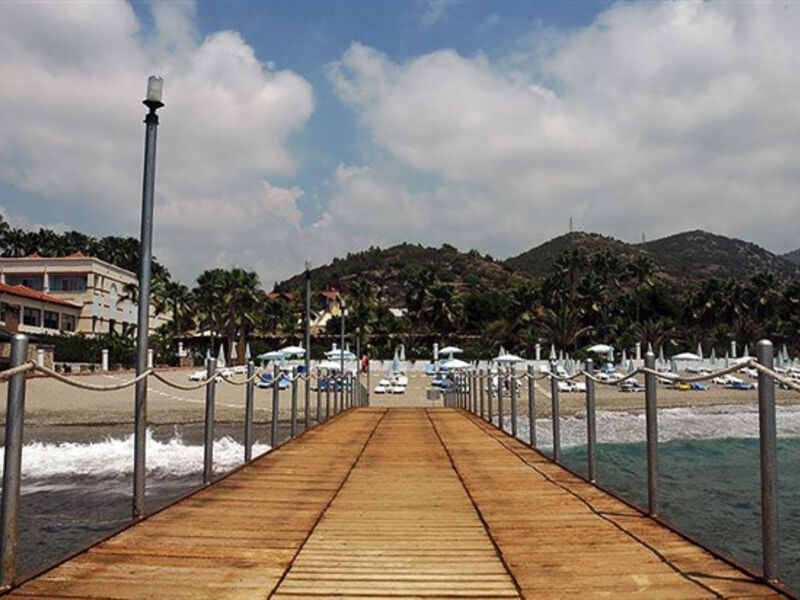 Green Paradise Beach