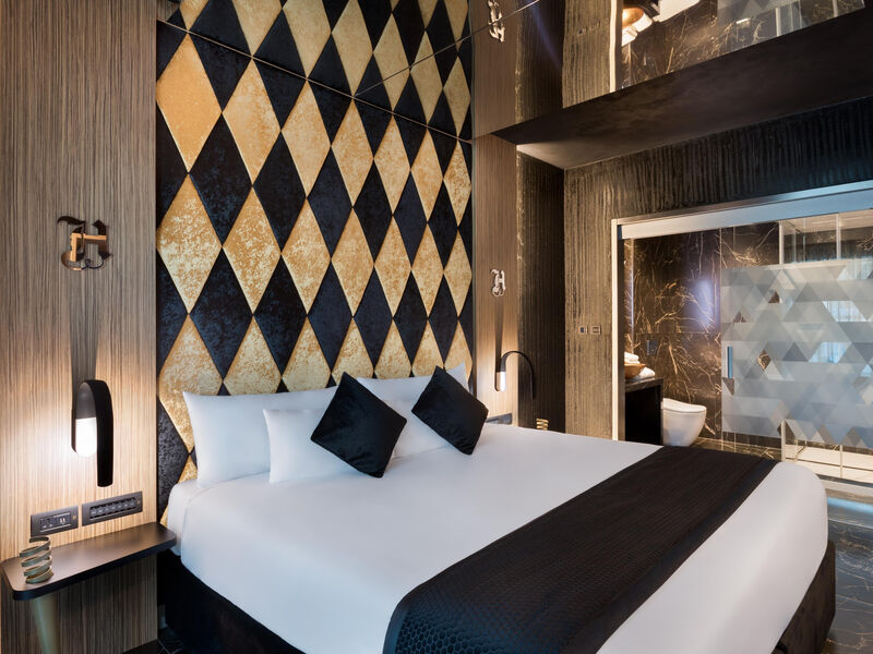 H Hotel