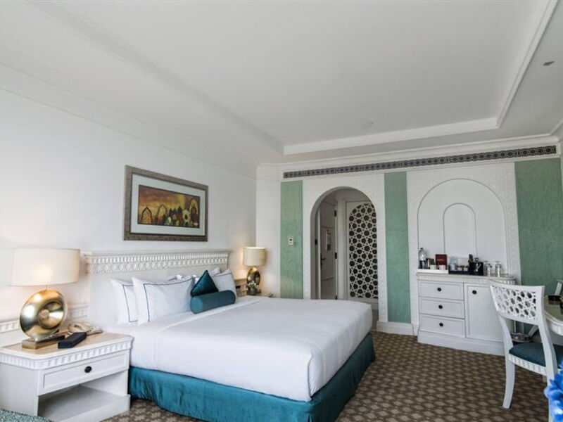 Habtoor Grand Resort & Spa Dubai by Autograph Collection