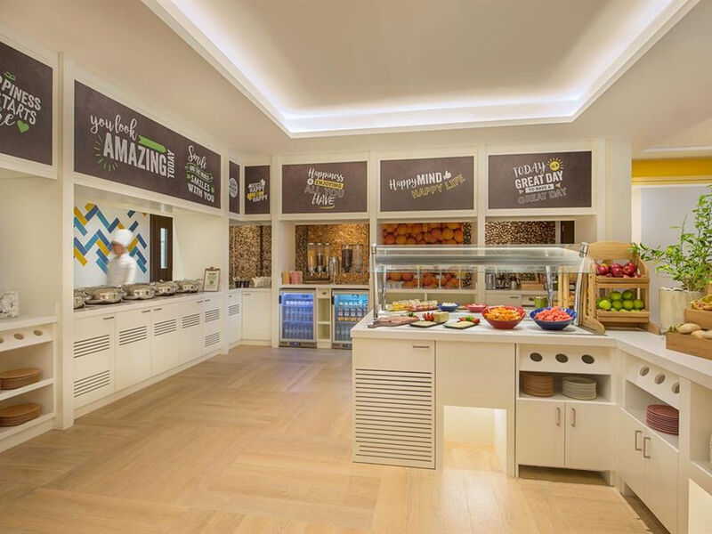 Hotel Hampton By Hilton Dubai