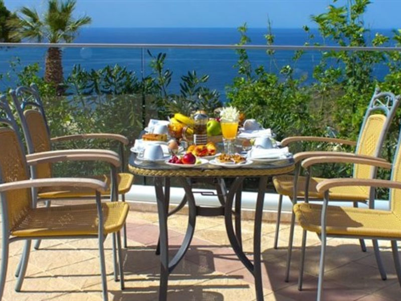Happy Cretan Suites