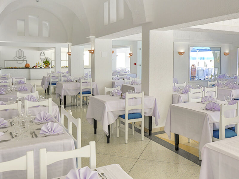 Cooee Hari Club Beach Resort