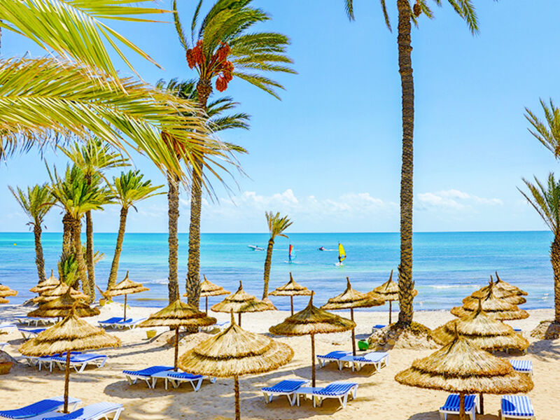 Cooee Hari Club Beach Resort
