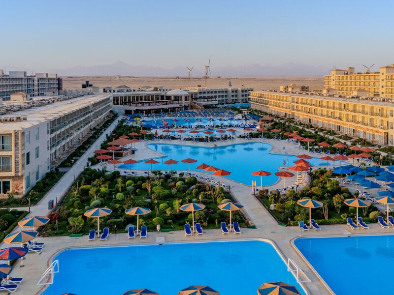 Hawaii Paradise Aqua Park Resort