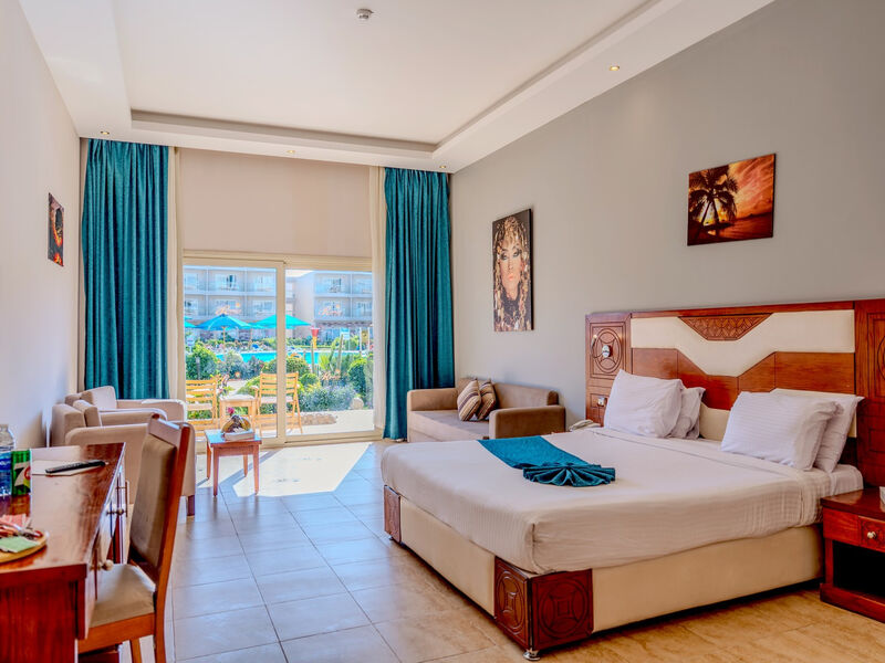 Hawaii Paradise Aqua Park Resort